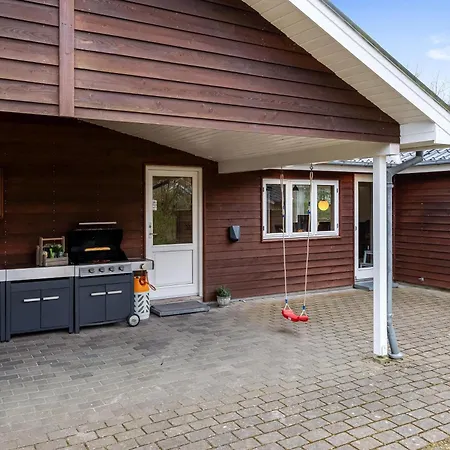 Lovely With Large Outdoor Spa, Indoor And Sauna Close To Ringkobing Fjord, 別荘 *
